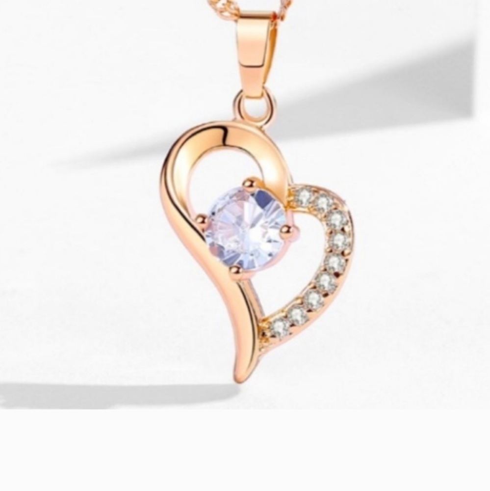 18k Gold Plated Heart & Faux Diamond Necklace in Rose Gold